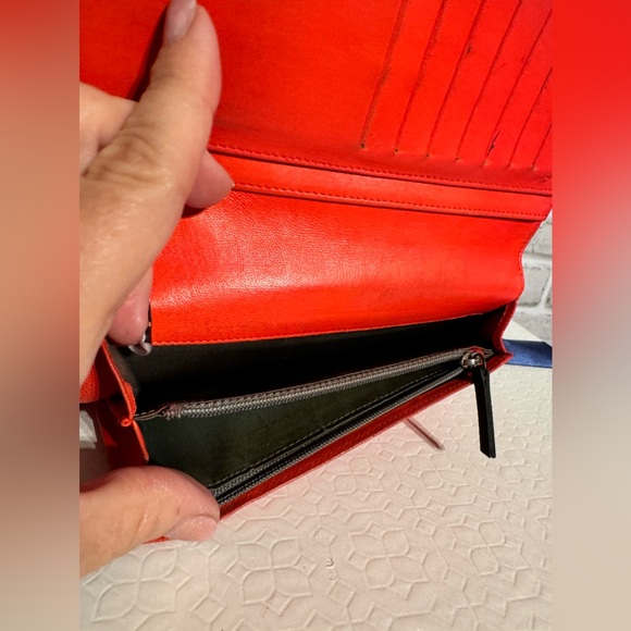 CHANEL Long Wallet Icon Tangerine Patent Bi-Fold Wallet Zip and Card Slots - Picture 10 of 13